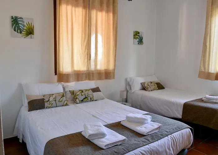 Casa Puente Albor Piscina Climatizada 펜션 엘에스피나르